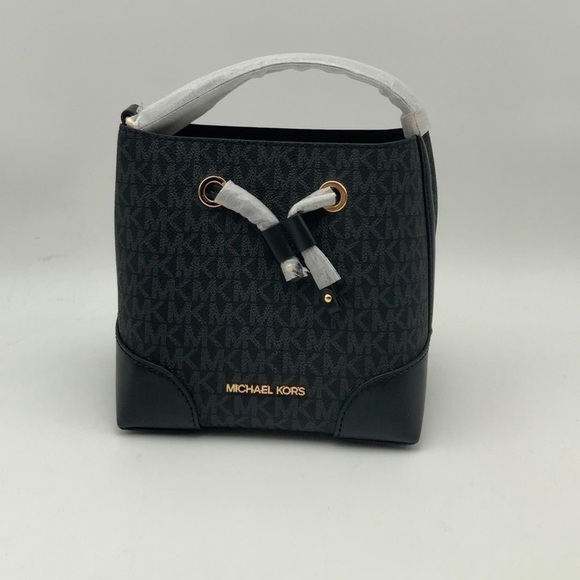 Michael Kors Monogram Black Bucket Bag - Picture 1 of 1